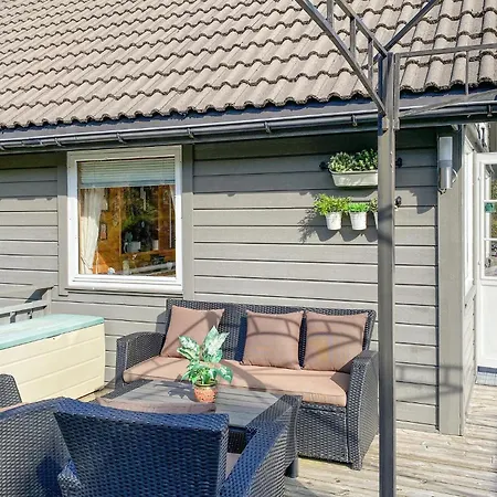 Vakantiehuis Stunning In With Wifi Korssund